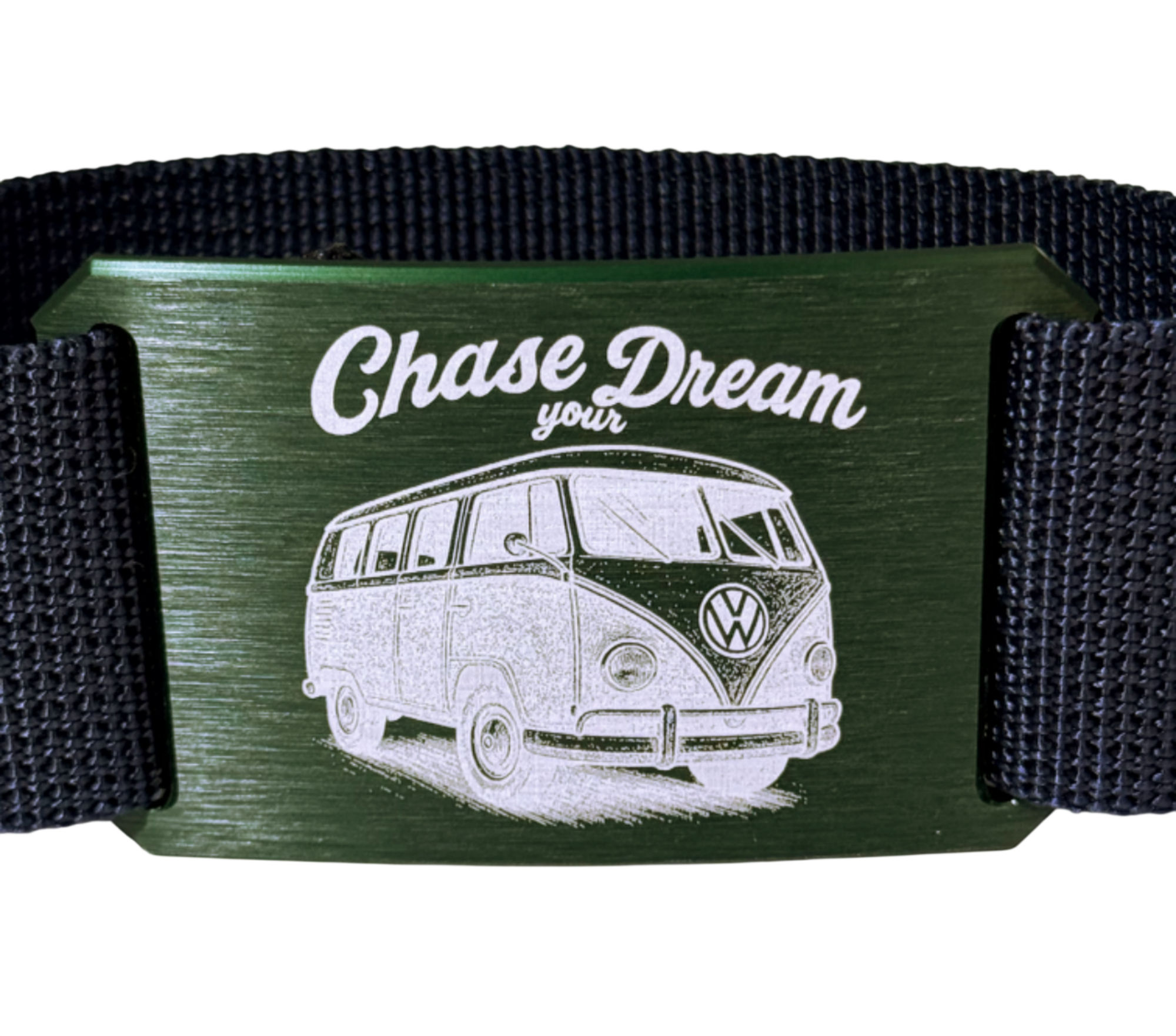 CRIOS Branding Belt "Chase Your Dream" – Gürtel mit VW Bulli Lasergravur | Grüne Schnalle & dunkelblauer Gurt